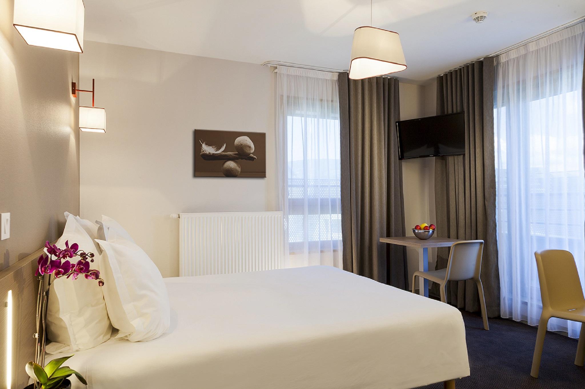 Nehô Porte De Genève Hotel