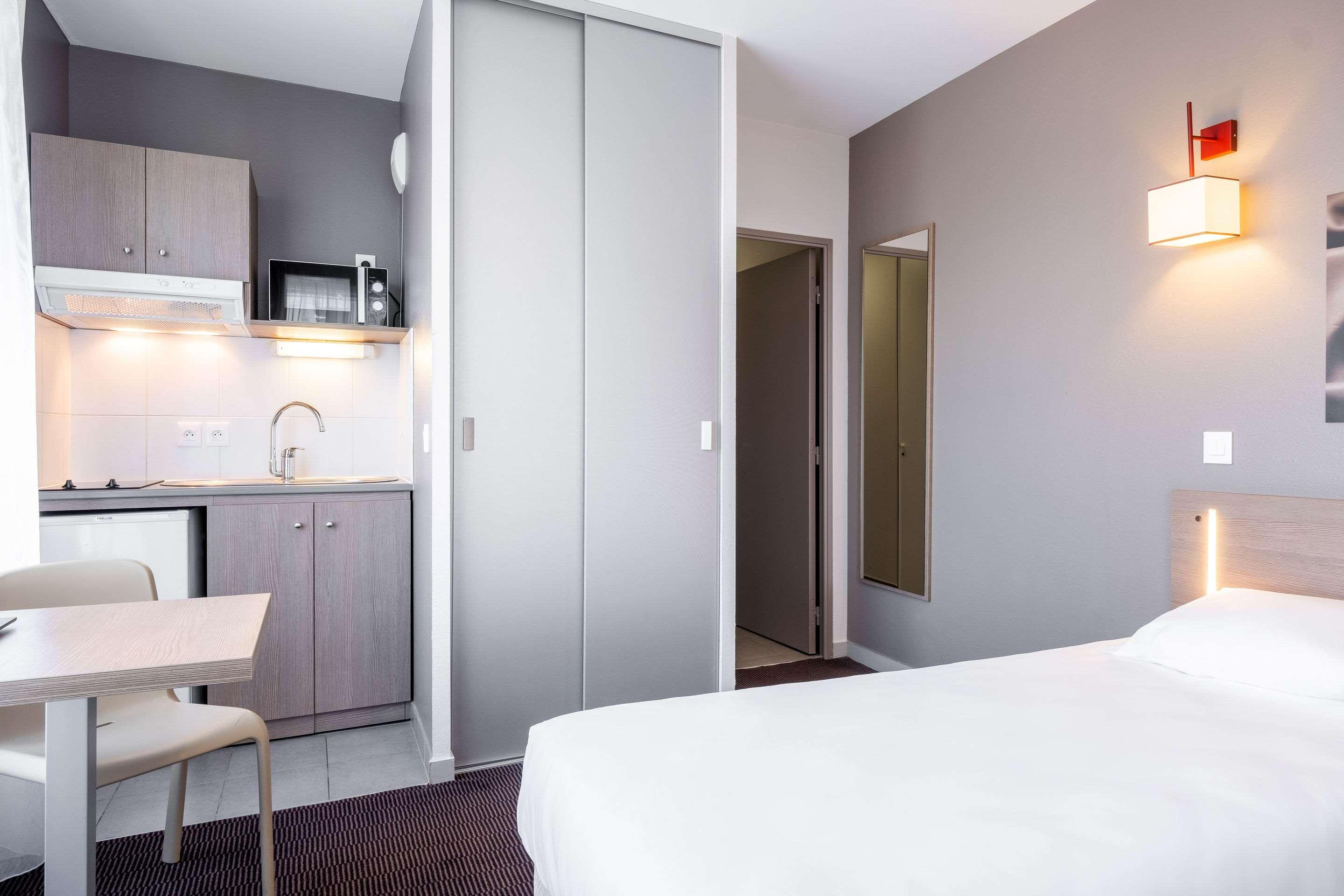 Nehô Porte De Genève Hotel
